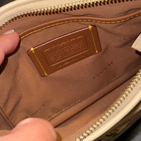 Coach Kitt Messenger Crossbody Bag With Floral Print- EUC - Picture 4 of 6